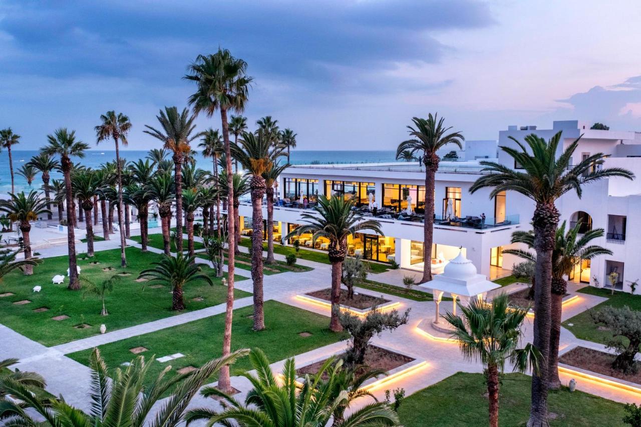 Les Orangers Garden Villas And Bungalows Ultra All Inclusive Hammamet Dış mekan fotoğraf The resort at night